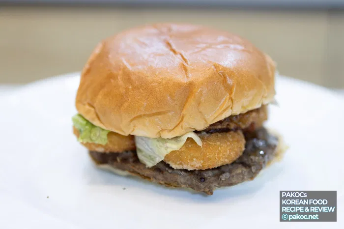 Experiencia de la deliciosa hamburguesa monstruo
