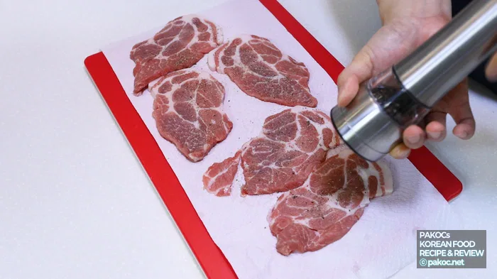 Adding and mixing seasoning ingredients
