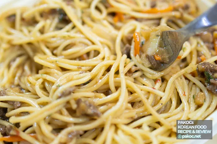 Pasta con jugo de ajo fresco