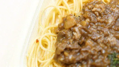 Cocina armoniosa de carne y ajo