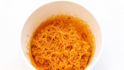 辛い味ソース秘法イカ炒め麺