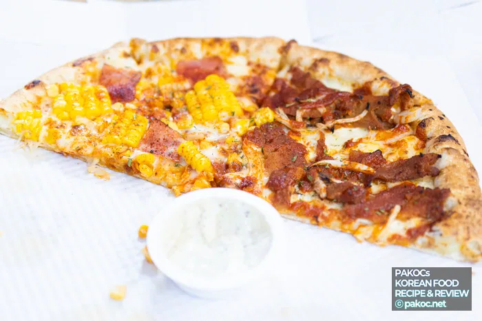 Reseña de composición de pizza mitad y mitad roja