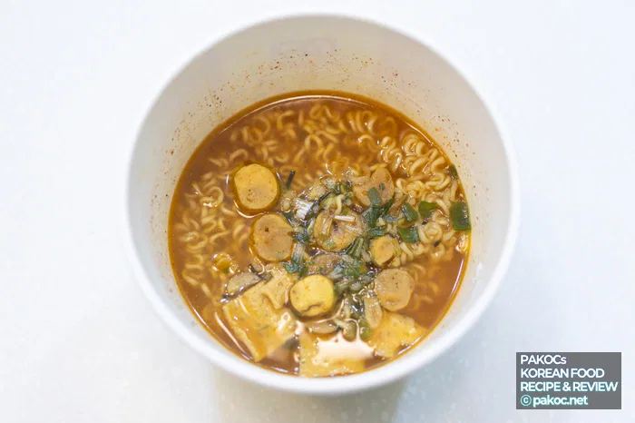 Proceso de verificación de la composición de ramen en taza