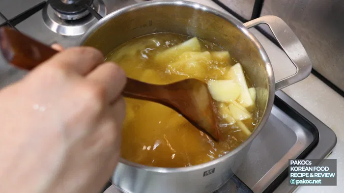 Simple Cooking Method for Potato Egg Soup