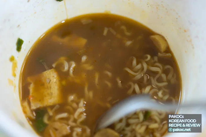 Características del ramen de pescado estilo snack bar