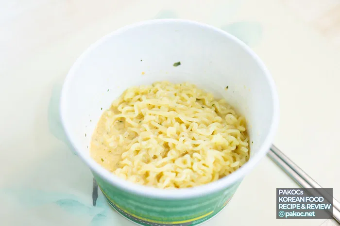 麺が吸収したソースのビジュアル