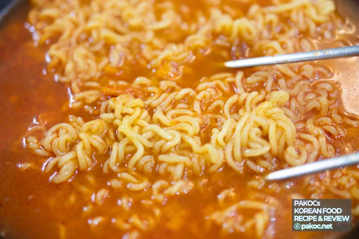 Delicious Kimchi Stew Ramen Comparison