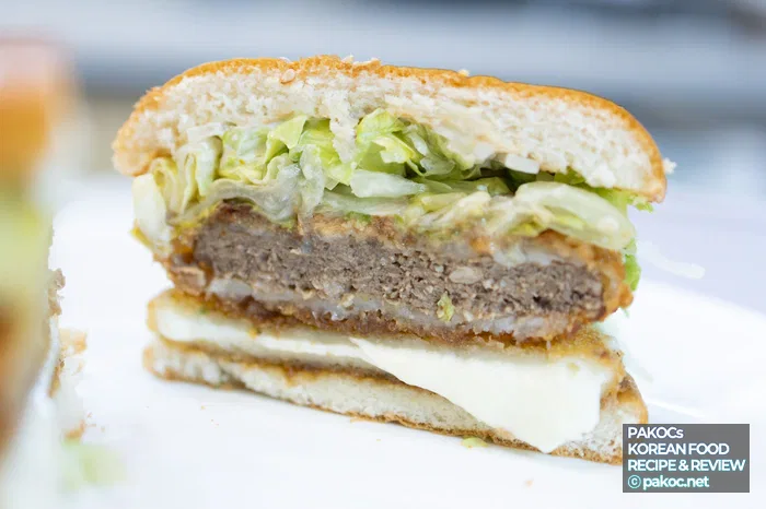 버거 속재료 디테일 사진