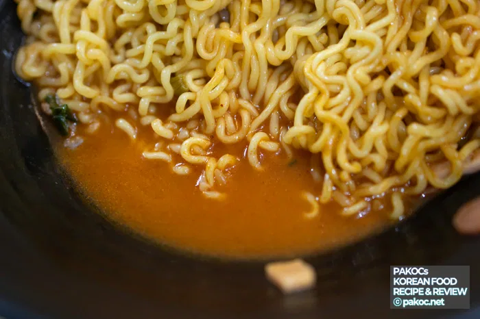 Método rápido de cocción del ramen de budae jjigae