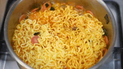 Información nutricional del ramen de budae jjigae