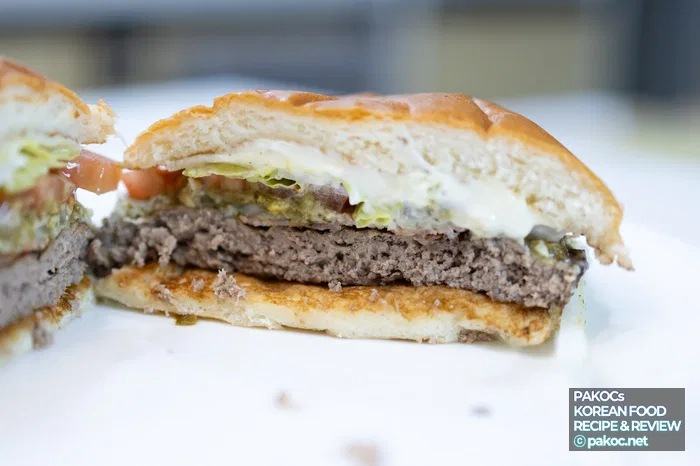 Tamaño de hamburguesa suficiente para una comida