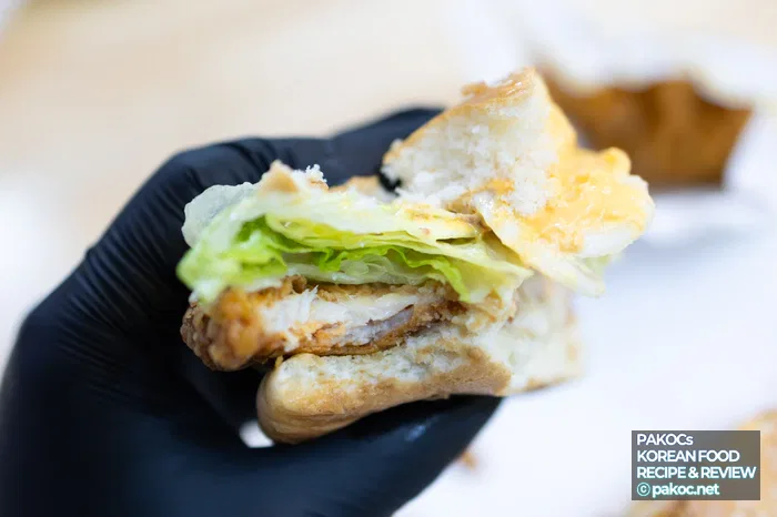 Reseña del sabor de una hamburguesa grasosa