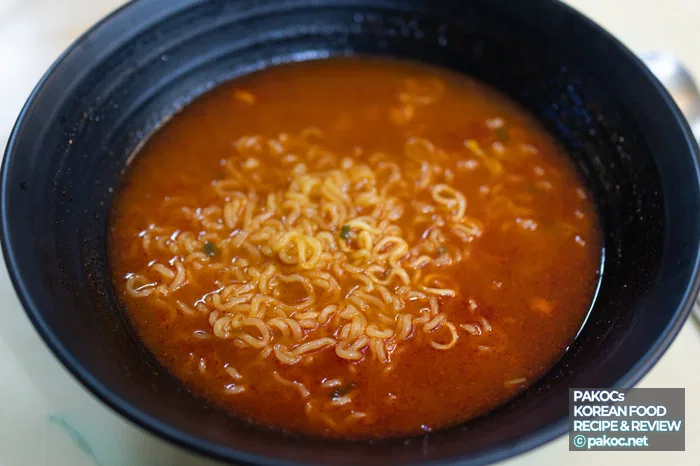 Reseña sobre la falta de trozos de kimchi