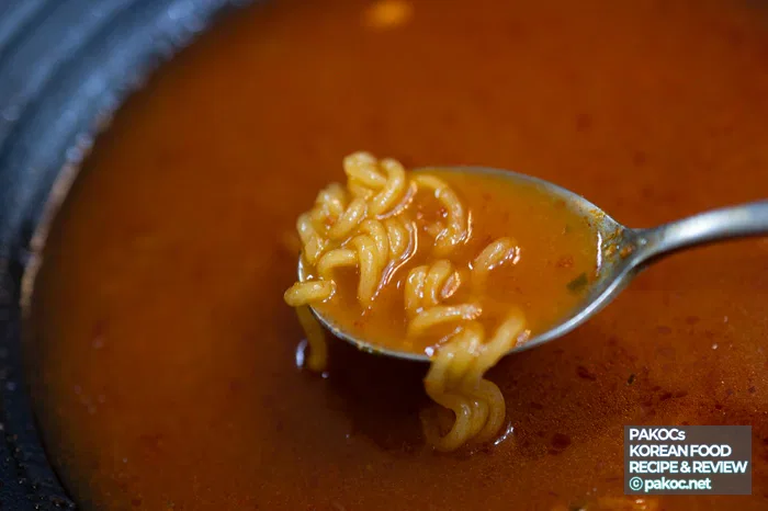 Evaluación general del sabor del kimchi jjigae