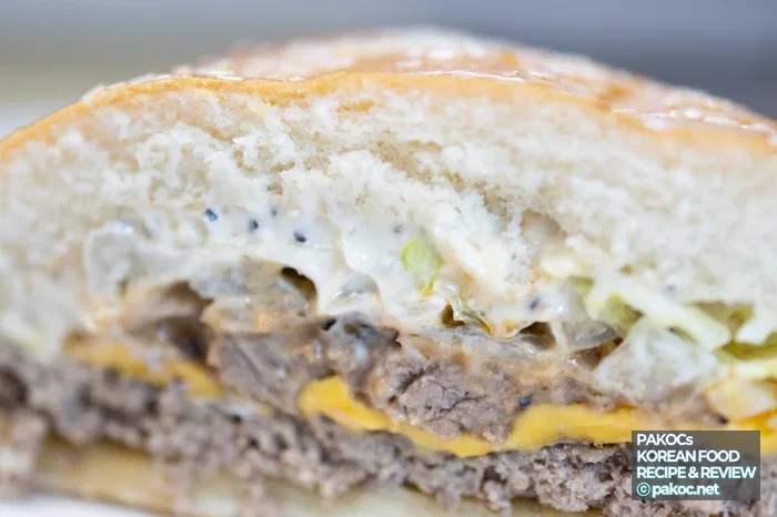 자극적인 짭짤한 버거 맛