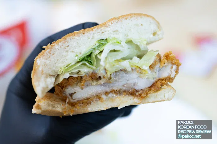 바삭한 식감 버거 사진