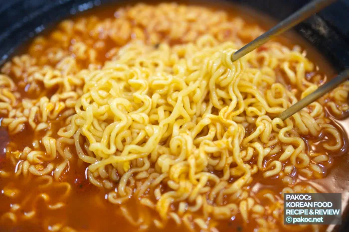 Lanzamiento conmemorativo de Shin Ramyun Gold