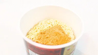 Cup version vs. regular Gamjamyeon comparison