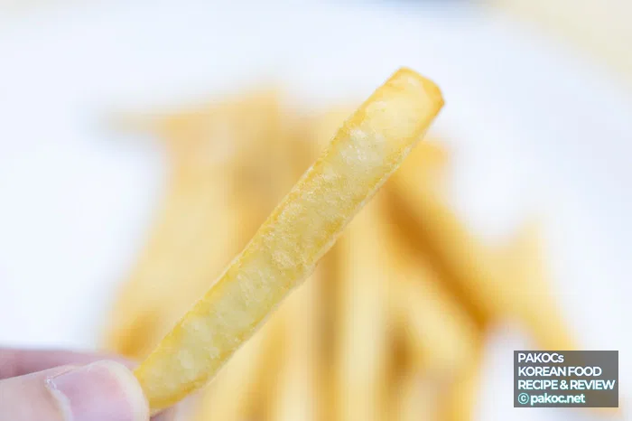 햄버거 소스 양상추 구성