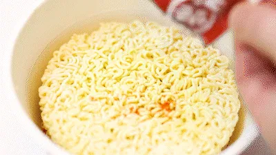 김치찌개 컵라면 구성 특징
