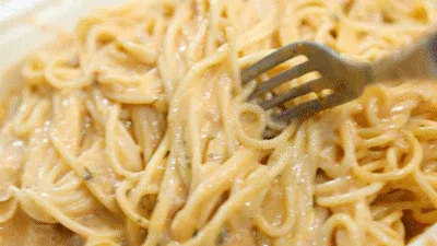 Review explaining the cream sauce characteristics