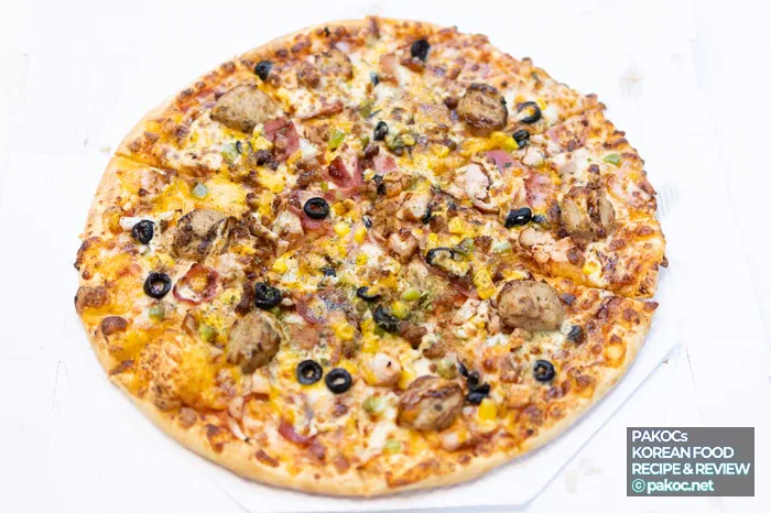 고기 토핑 풍미 피자 맛