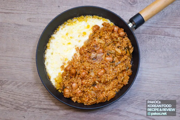 Arroz frito con kimchi con kétchup terminado