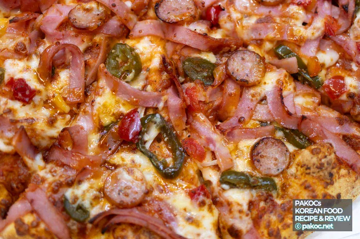 Pizza con borde de doble queso