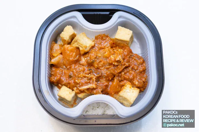 Sabor de restaurante chino recreado en la tienda de conveniencia
