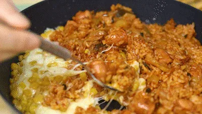 Arroz frito con kimchi para una fiesta en casa