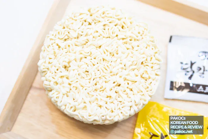Noodle dough characteristics with chicken broth