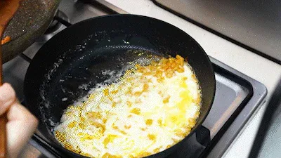 Proceso de preparación de una sartén nueva