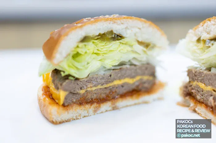 Hamburguesa llena de carne en cada bocado