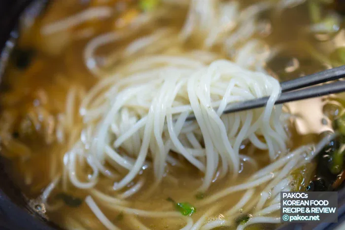 A comparison review post on Janchi Guksu