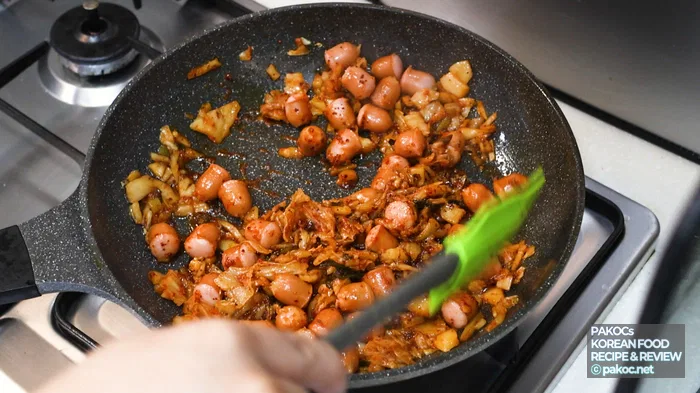 Arroz frito con kimchi para picar