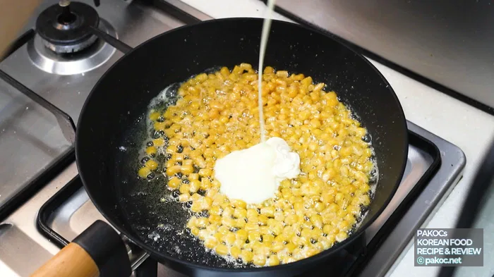 Demostración de cocción del arroz frito con kimchi con arroz instantáneo