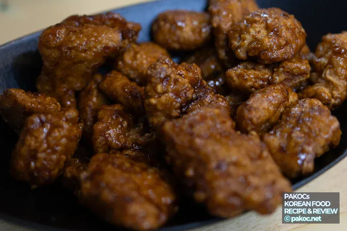 Evaluación del pollo con salsa de soja estilo seco