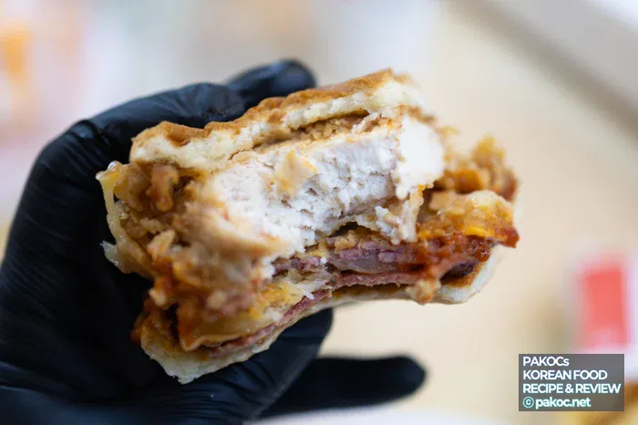 Foto de la hamburguesa KFC versión pizza