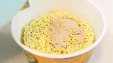 간편한 컵라면 조리 방법