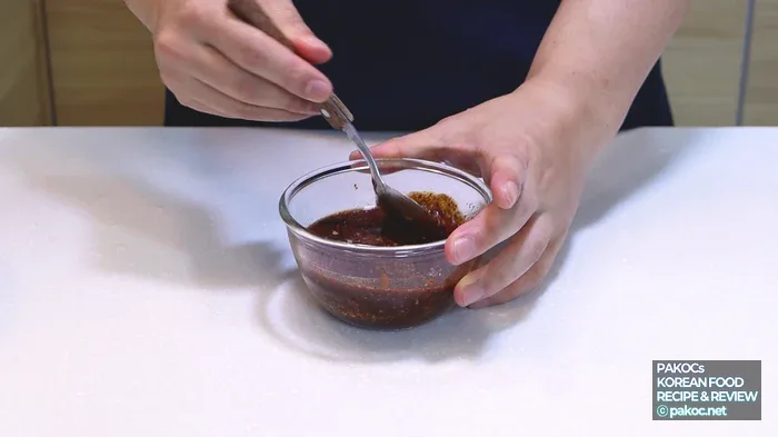 Adjusting the texture of the budae stir-fry