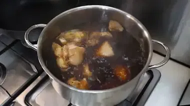 Añadir cebolla y cebolleta