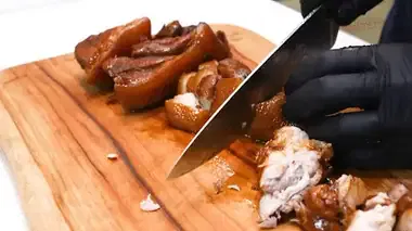 Jarrete de cerdo magistralmente cocinado