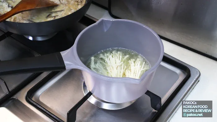 リゾットの材料を紹介する工程