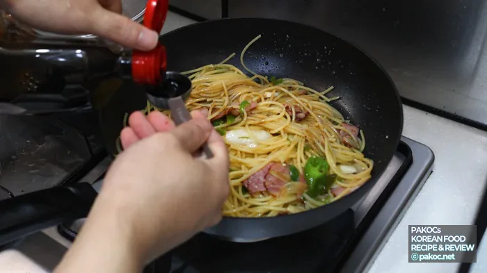 Presentación de los ingredientes para cocinar la pasta